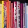 Für neue Bücher Platz schaffen: Buchankauf-Anbieter im Vergleich